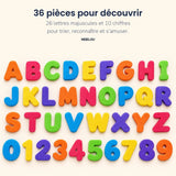 Les 36 pièces du lot : 26 lettres et 10 chiffres de bain